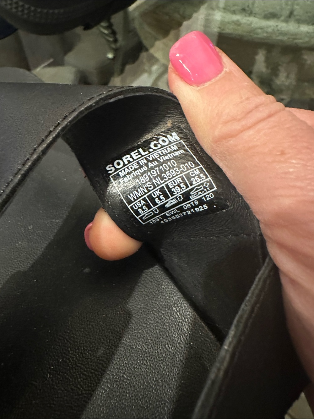 Like New! $140 Sorel Black Thong Sandals with Ankle Strap sz 8.5 - Picture 6 of 7